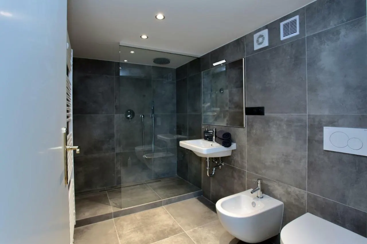 The Apartment House - Mezibranska Praha