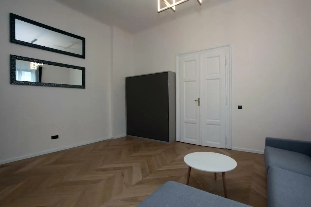 The Apartment House - Mezibranska Praha 0*,