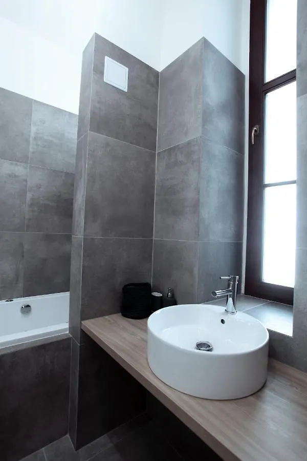 The Apartment House - Mezibranska Praha 0*,