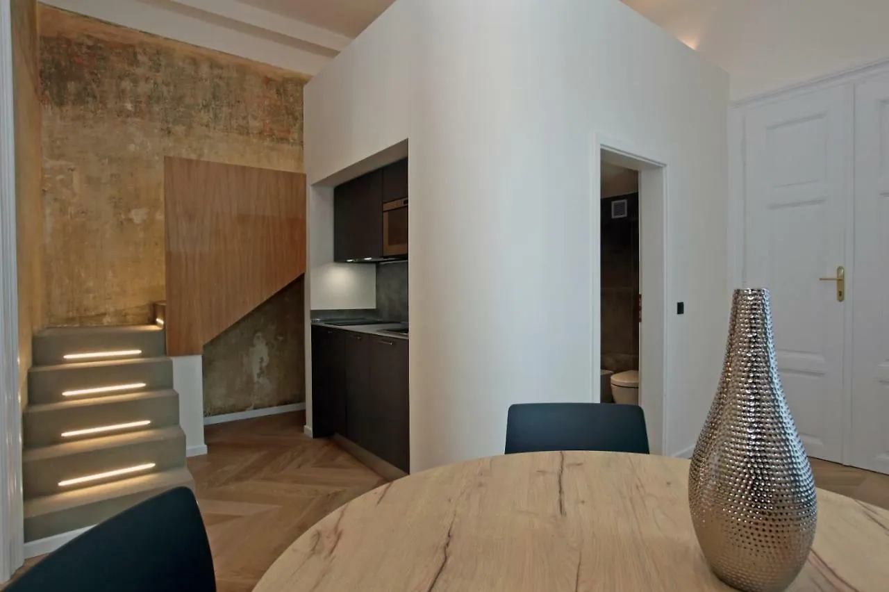The Apartment House - Mezibranska Prag